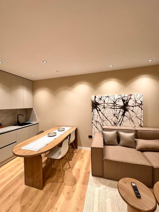 Aia Suites & Apartments 地拉那 外观 照片