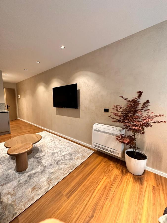 Aia Suites & Apartments 地拉那 外观 照片