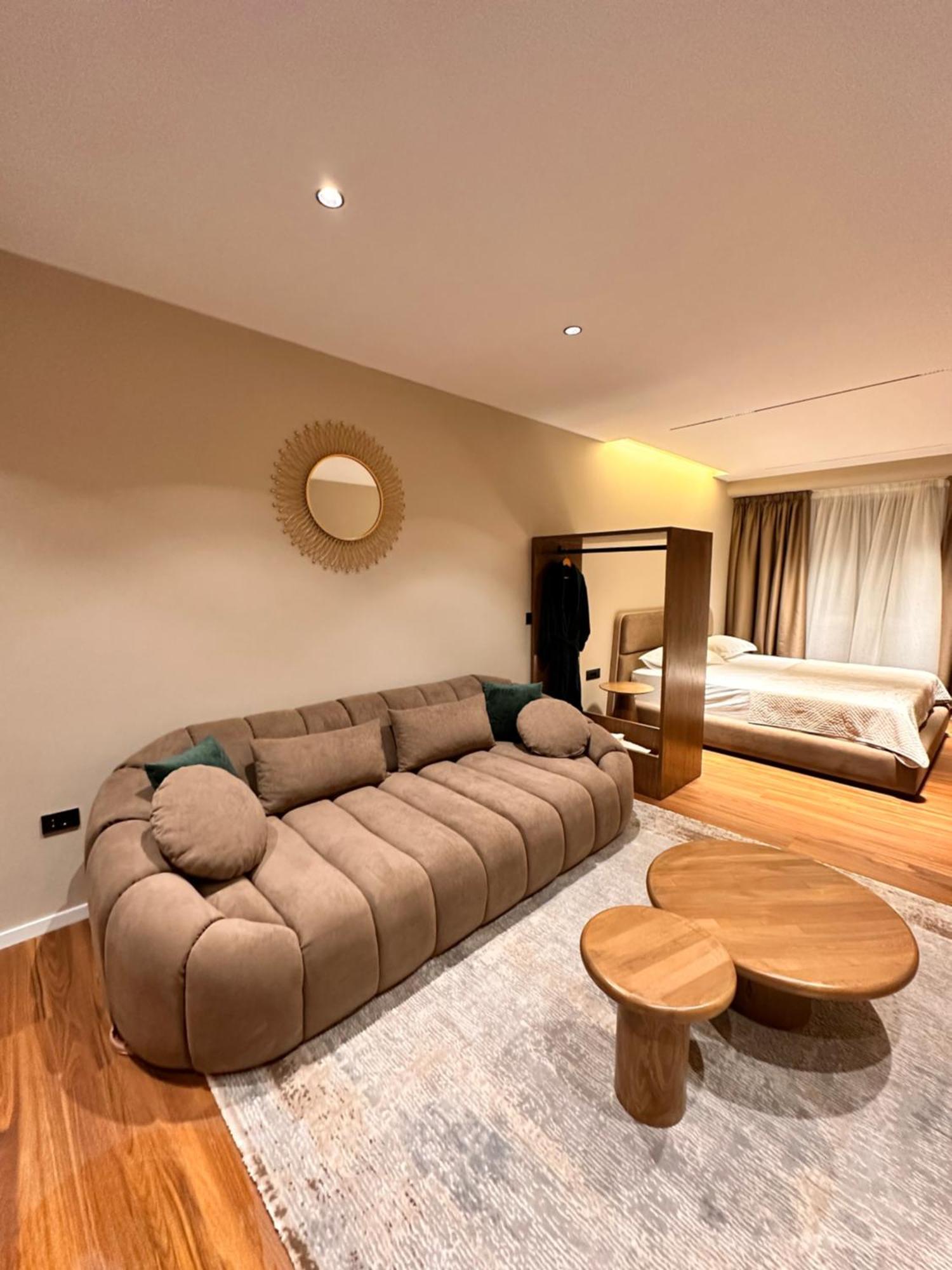 Aia Suites & Apartments 地拉那 外观 照片